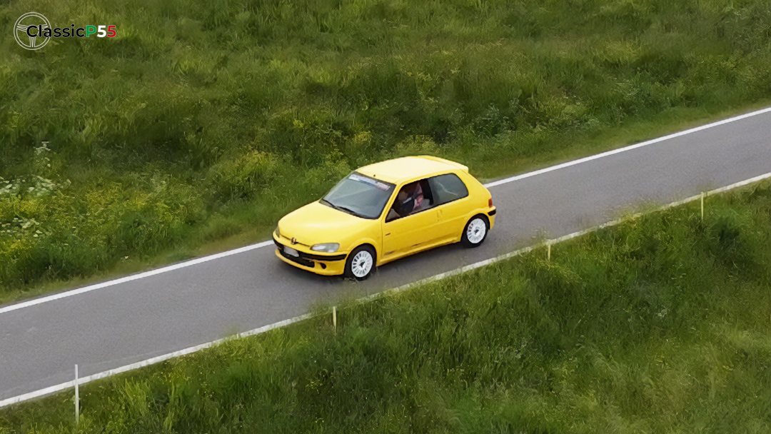 Peugeot 106 Sport vista dal drone